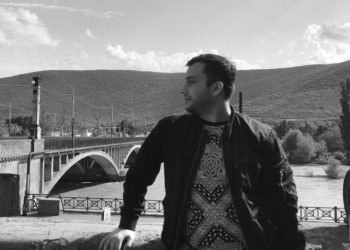 ,,აგვისტო ერთი სამყაროდან მეორეში გადასახლების დღე იყო”