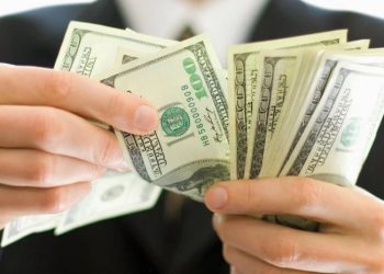 ნახეთ რა უნდა ატაროთ საფულეში ფულის მოსაზიდად