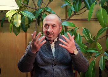 „დააკავეთ, დაიჭირეთ გადარჩენილები!… რა უფლებით გადარჩნენ?“ – რას წერს გოჩა მირცხულავა?