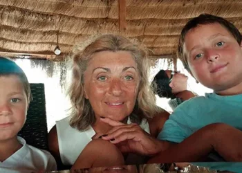 “ჩემი ასაკის ქალები შვილიშვილებთან ერთად ვერ ისვენებენ…მაგრამ მათთან ყოფნა მსიამოვნებს…” – როგორ ატარებს ზაფხულის დღეებს ირმა სოხაძე