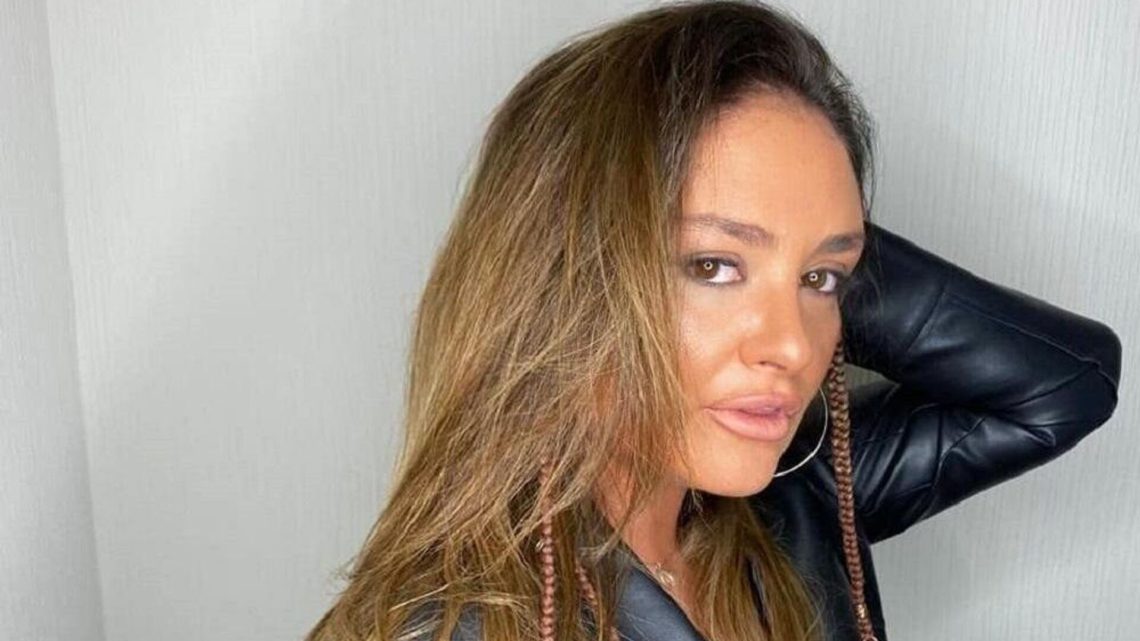 “სულ ჩემს აწ უკვე გამხდარ ფეხზე მკიდია, რას ფიქრობენ” – ვისზე წერს თიკა ჯამბურია