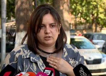 “დედაჩემი თავს იკლავს შიმშილით, მამაჩემი ამაზე ნერვიულობით, თან ჩამოსაწერი აქვს რა “დავკარგეთ” შოვში ღვარცოფის შედეგად” – რას წერს მარიტა გუტაშვილი