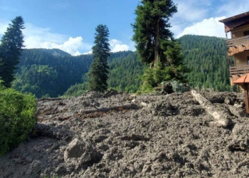 “მთელი ქვეყანა იქააა იმ ტალახში და ჯოჯოხეთში და აცრები ვერ აიტანეს” – რას წერს მოქალაქე