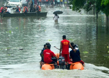 ძლიერი სტიქია ინდოეთში -საჭირო გახდა ხალხის ევაკუაცია