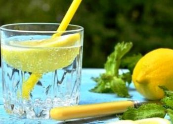 საზიანოა თუ არა უზმოზე ლიმონინი წყლის დალევა?