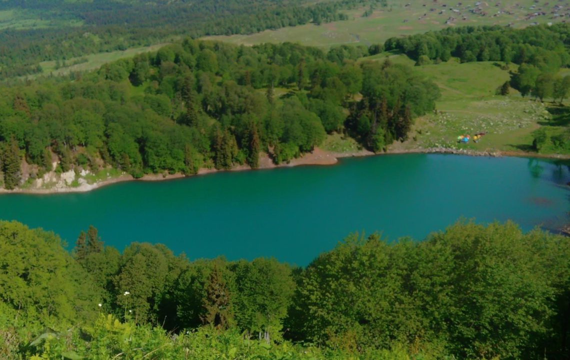 ხულოში, მწვანე ტბასთან გაუჩინარებულ კაცს მეორე დღეა ეძებენ