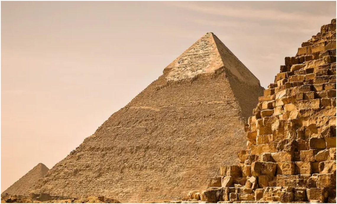 ისტორიული აღმოჩენა – არქეოლოგებმა გიზას დიდ პირამიდაში უძველეს გვირაბს მიაკვლიეს