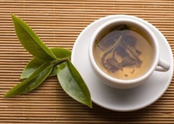 დარიჩინისა და დაფნის ფოთლის ჩაი წონაში სწრაფი კლებისთვის