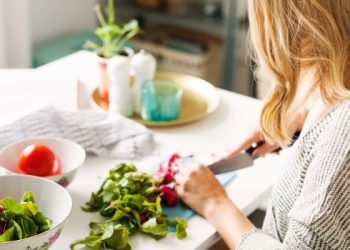 დაიკელით წონაში შიმშილის გარეშე – ანტისტრესული დიეტა შემოდგომისთვის