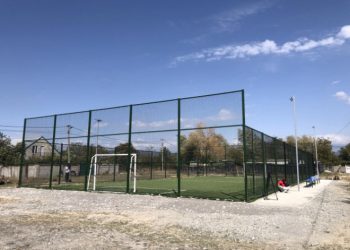 “ნათურა იყო უხარისხო” – გორში, სტადიონზე, მოზარდს დენმა დაარტყა, რას აცხადებს კომპანია?