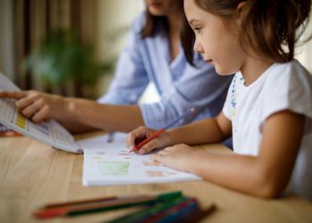 როგორ მიხვდეთ, აწუხებს თუ არა ბავშვს შფოთვა ან სტრესი