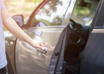 რატომ არის საშიში მანქანით მგზავრობის დროს ფანჯრების გაღება?