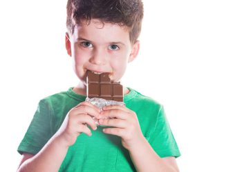 რა გავლენას ახდენს ტკბილეული ბავშვის ჯანმრთელობაზე