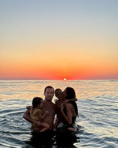 "მშვიდობით, ზაფხულო..." - რუსკა მაყაშვილი ოჯახური დასვენების ფოტოებს აქვეყნებს