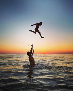 "მშვიდობით, ზაფხულო..." - რუსკა მაყაშვილი ოჯახური დასვენების ფოტოებს აქვეყნებს