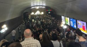 ნახეთ, რა ხდება ამ წუთებში სადგურის მოედნის მეტროში