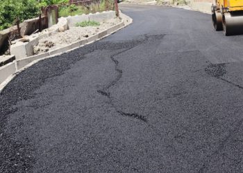 “ჩემი 3 წლის ბავშვი ჩავარდა, ჩაიმტვრია კბილები”  – რა ხდება კასპში, გორგასლის ქუჩაზე