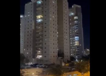 🎥 “ხალხი კორპუსების აივნებზეა გამომდგარი, მღერიან, უკრავენ, ამხნევებენ ჯარს, ერს და ქვეყანას” – რა კადრები ვრცელდება სოციალურ ქსელში