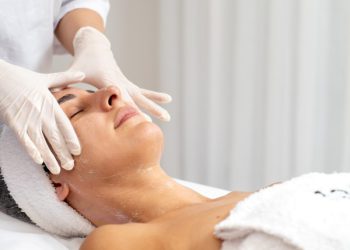 რომელი კოსმეტოლოგიური პროცედურების ჩატარება ჯობს შემოდგომაზე