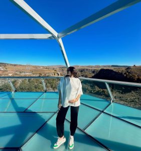 📷 ორსული რუსკა ქარქაშაძე წალკის კანიონიდან ულამაზეს ფოტოებს აქვეყნებს