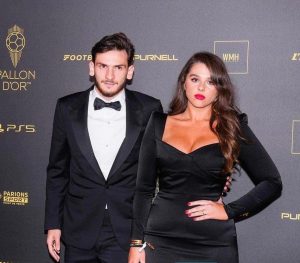 🎥ხვიჩა კვარაცხელია და ნიცა თავაძე “ოქროს ბურთის” დაჯილდოების წითელ ხალიჩაზე - ახალი კადრები