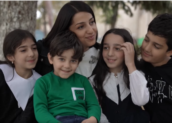 🎥 ვიდეო: გაიცანით 5 შვილის დედა, რომელიც წელს პირველად გახდა სტუდენტი