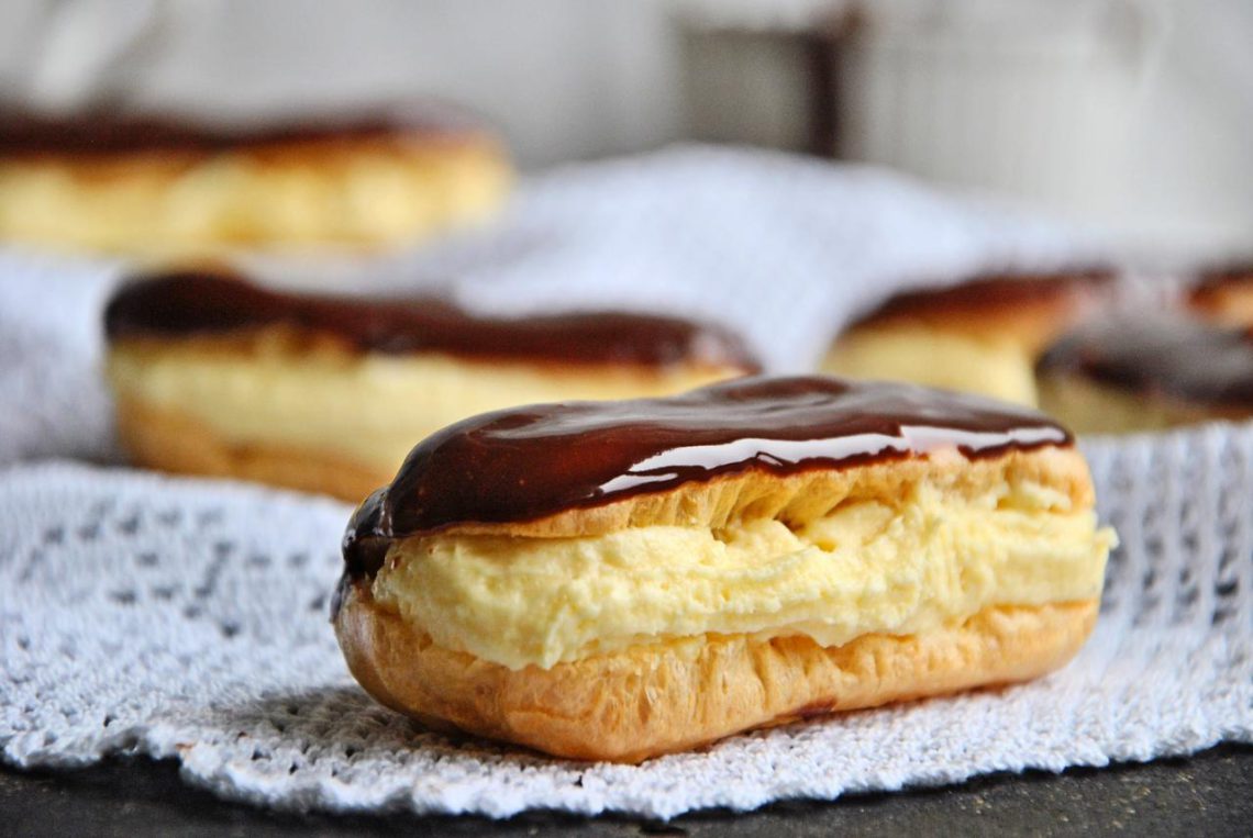 „სამსახურში წასვლამდე ცხობა მოვასწარი…“ – ამ რეცეპტით 60 ცალი იდეალური ეკლერი გამოგივათ