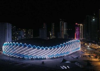 ბათუმის სტადიონი ისრაელის სახელმწიფო დროშის ფერებში განათდა