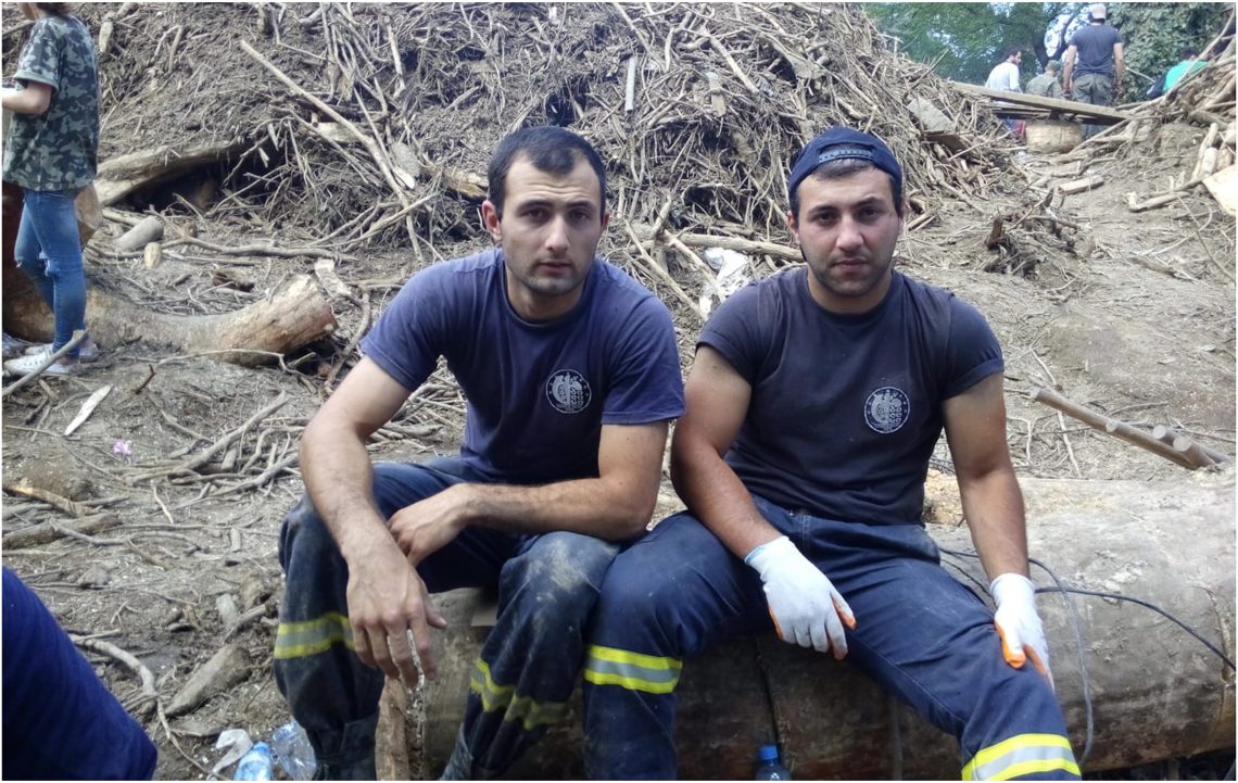 „საშინელება ხდებოდა… მანქანები წყალში ტივტივებდნენ…“ – მაშველის ემოციური ინტერვიუ