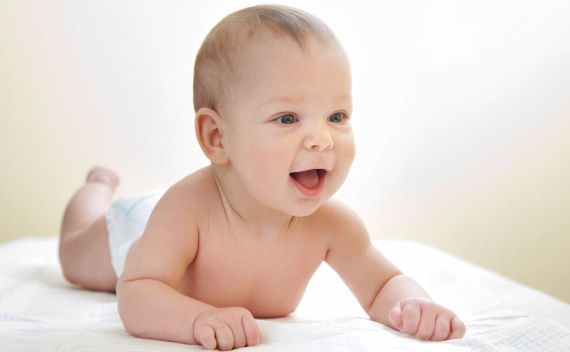 როცა მშობლები თავს იმშვიდებენ, რომ მამამ და ბაბუამაც გვიან დაიწყეს ლაპარაკი… – ფსიქოლოგის რჩევა მშობლებს