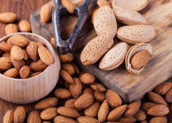 სასარგებლოა თუ არა წონის კლებისთვის ნუშის რაციონში დამატება