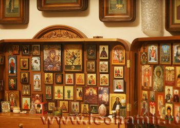 როგორ მოვაწყოთ სახლში სალოცავი კუთხე