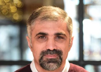 “ხვალ, რომელიმე დედა, მცხეთაში, დედათა მონასტერში თუ იქნებით, ერთი სანთელი გრიგოლ რობაქიძეს აუნთეთ” – რამაზ გიგაური