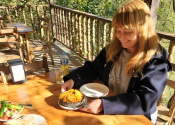 “რიკოთის უღელტეხილზე  საუკეთესო ნიყვით ვტკბებოდით…” – რას წერს და რა ფოტოებს აქვეყნებს სანდრა რულოვსი