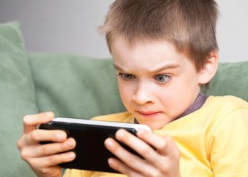 როგორ გადავაჩვიოთ ბავშვი სმარტფონს – 5 მარტივი ნაბიჯი