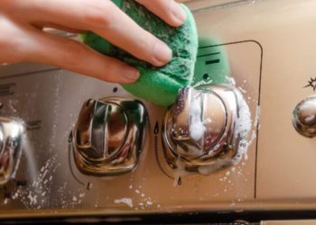 ღუმელის სახელურები ბრწყინავს 5 წუთის შემდეგ – ჯადოსნური სითხე, რომელიც სისუფთავის სენარჩუნებაში დაგეხმარებათ