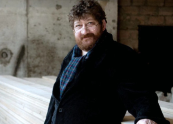 “რომ ვხედავ, ჩემი ქალიშვილი და სიძე რას უკეთებენ შვილს, ვხვდები, რომ არ ვიყავი კარგი მამა…“ – როგორი ბაბუაა ლევან წულაძე