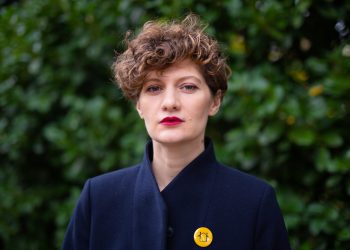 „ფულს სძალავენ ფეიქ პროფილები.. ბიჭებო, უფრთხილდით ინტერნეტში გაცნობილ “გოგოებს” – ბაია პატარაია