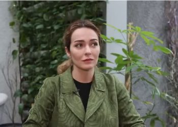 🎥 “ექი­მი რომ მა­მოწ­მებ­და, ეკ­რანს უყუ­რებ­და და სახე შე­ეც­ვა­ლა” – ეკა ტოგონიძის ამბავი შვილზე