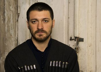 “ქართული ჩოხა სიბანძეა?! მაგას ვინც იტყვის, მართლა ბანძია!” – თორნიკე გოგრიჭიანი