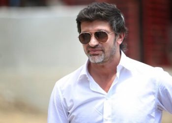 📷 ნიკოლა კალაძე მამასთან ერთად ახალი იმიჯით გამოჩნდა