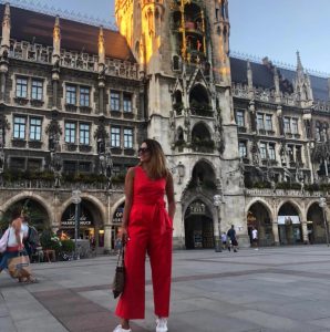 📷 ვინ არის და როგორ გამოიყურება ხვიჩა კვარაცხელიას სიდედრი