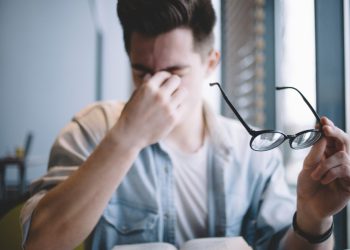 რომელია ყოველდღიური ჩვევები, რომლებიც მხედველობას აფუჭებს?