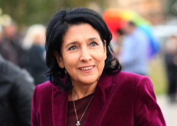 🎥 “აქ, სამწუხაროდ, უფრო მეტი რუსი დადის ვიდრე ქართველი… ჩვენ ამ პარკებს რისთვის ვუვლით” – სალომე ზურაბიშვილი