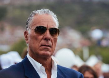 „ყველაფერი, რაც ჩემმა ოჯახმა მაჩუქა, იყო ჰალსტუხი, საცვლები, წინდები და ჩუსტები!” – რა წერს ფადი ასლი