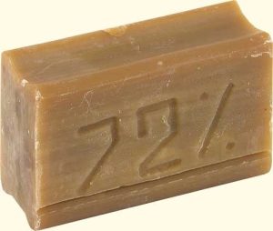 "ძველი წლების ბანაობის რიტუალი გახსოვთ? ჯდებოდი დიდ ტაშტში, 72%-იანი საპონი..." – გიორგი კეკელიძე 90-იან წლებს იხსენებს