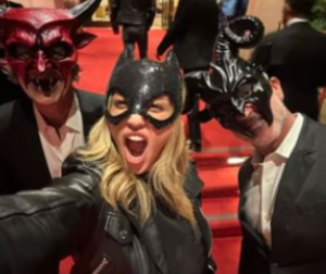 📷 ურსულა, თეთრი გედი, ჰარი პოტერი... - ნახეთ როგორ გამოიყურებოდნენ ქართველი ვარსკვლავები ჰელოუინზე