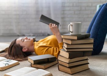 წიგნები, რომლებიც ცვლის ცხოვრებას – 15 შთამაგონებელი ნაწარმოები თქვენი სახლის ბიბლიოთეკისთვის