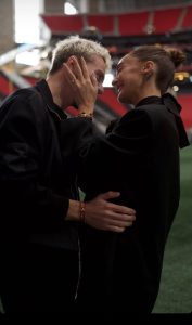 🎥 საქართველოს ნაკრების ფეხბურთელმა საბა ლობჟანიძემ „ჩცდ“-ს მსახიობს სალი კერატიშვილს ხელი სთხოვა - ნახეთ რომანტიკული კადრები