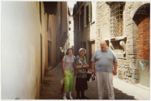 📷დღეს კახა ბენდუქიძის გარდაცვალებიდან 9 წელი გავიდა - უცნობი ფოტოები, რომლებიც მისმა დამ ეროვნულ ბიბლიოთეკას გადასცა